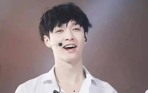 张艺兴迪丽热巴最新爆料,揭秘幕后故事与精彩瞬间